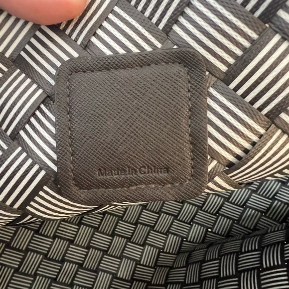 Henri Bendel Woven Beach Bag - Picture 6 of 6